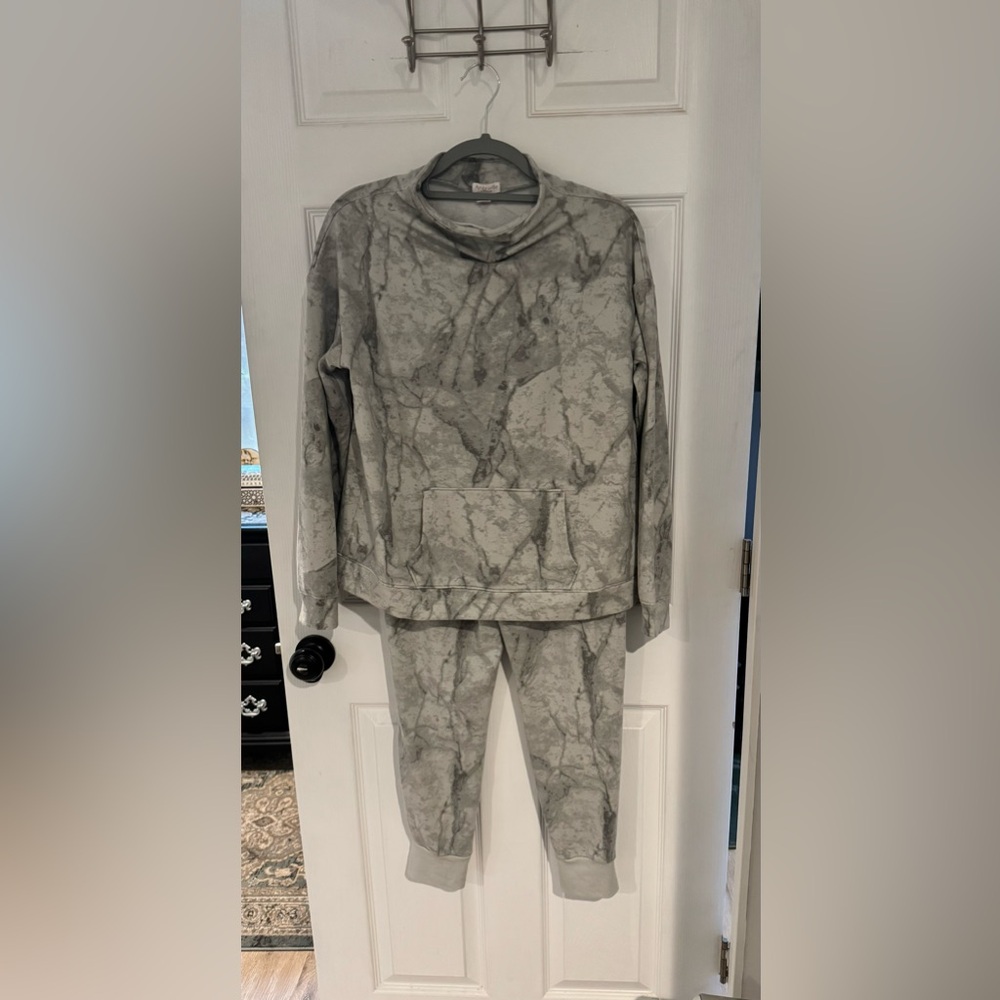 Ambrielle Lounge Sleepwear Set